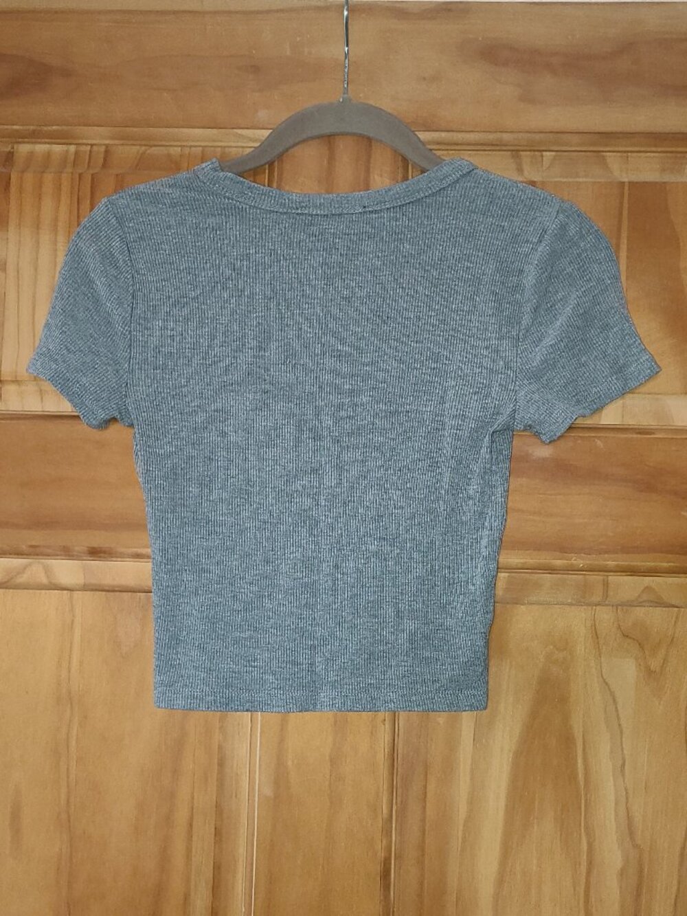 Forever 21 Gray Short Sleeve Cropped Shirt - Picture 2 of 2